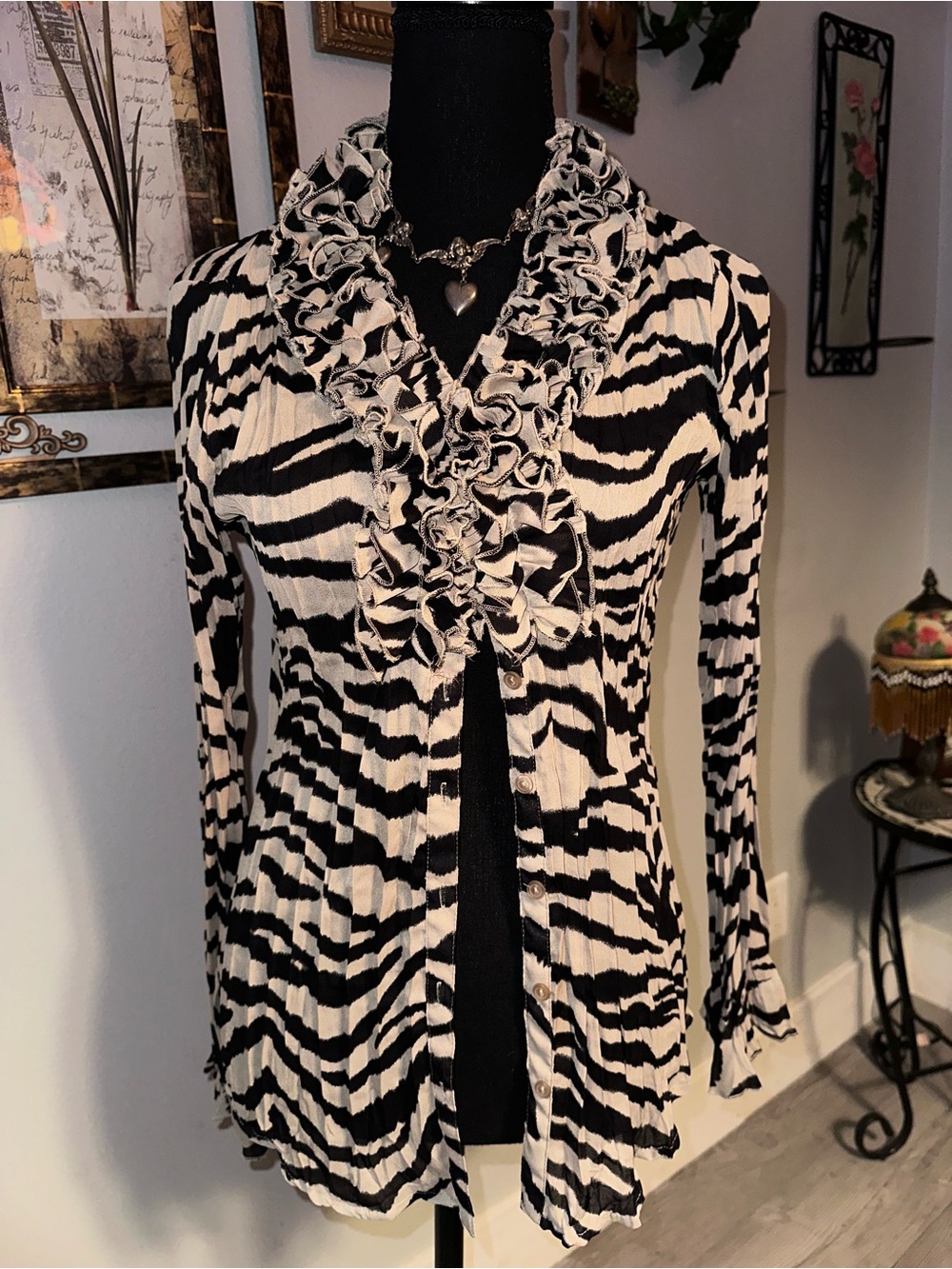 Vtg Y2K Black & Cream Chiffon Ruffle-Front Button Zebra Print Women’s Top